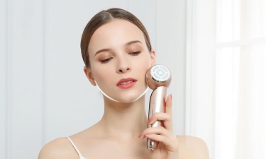 那么多美容仪怎么选?斐驰三面美容仪一款就搞定啦!