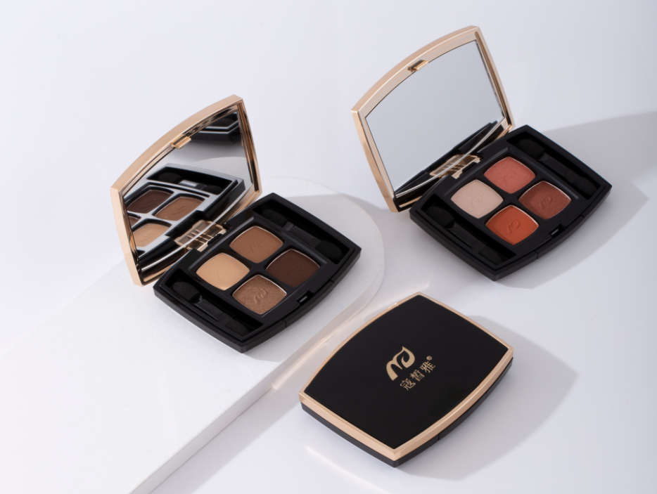 /uploads/f9b04e2f46c1db104190a8c5201ea16c.png 寇皙雅四色眼影盘